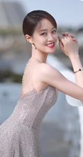蓝盈莹浅灰轻纱连衣长裙街边小路唯美动人写真图片