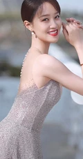 蓝盈莹浅灰轻纱连衣长裙街边小路唯美动人写真图片