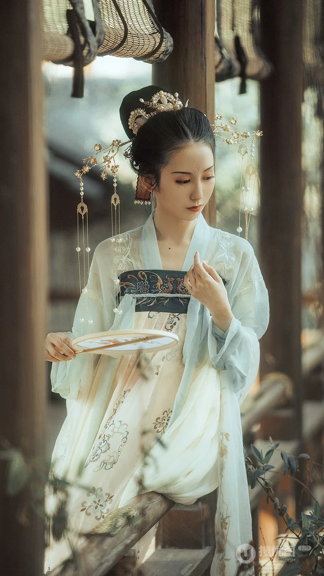 汉服古风小姐姐手打油纸伞唯美写真手机壁纸