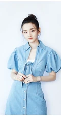 宋祖儿淡蓝色连衣牛仔短裙动人写真图片