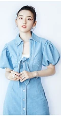宋祖儿淡蓝色连衣牛仔短裙动人写真图片