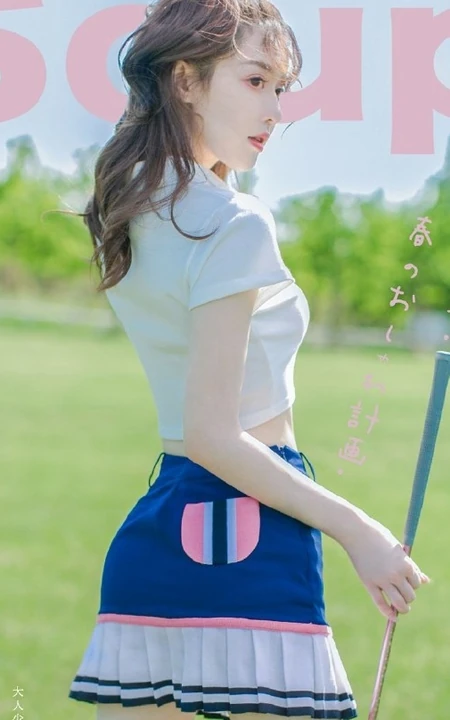 侧颜气质女生，运动风，打高尔夫球的精选短裙少女写真图片