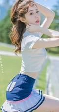 侧颜气质女生，运动风，打高尔夫球的精选短裙少女写真图片