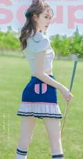 侧颜气质女生，运动风，打高尔夫球的精选短裙少女写真图片