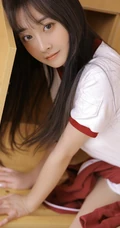 双眼皮精选学生制服短裤台湾少女课桌间动人写真