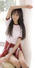 双眼皮精选学生制服短裤台湾少女课桌间动人写真