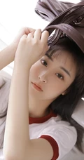 双眼皮精选学生制服短裤台湾少女课桌间动人写真