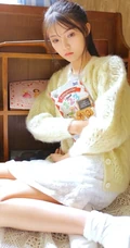 大大的眼睛会说话，大眼睛白皙少女室内写真图片
