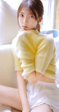 大大的眼睛会说话，大眼睛白皙少女室内写真图片