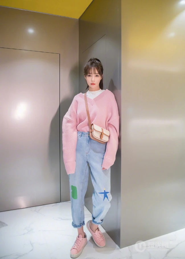 沈梦辰休闲穿搭风格魅力写真图片