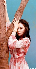古力娜扎多套复古色彩服饰登《NYLON尼龙》杂志写真大片