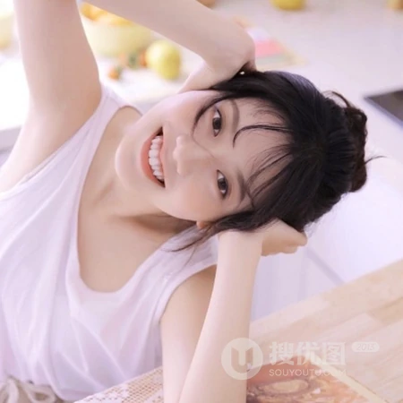 超清纯居家白肩带上衣丸子头小姐姐头像