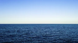 水天一色的大海，海水的唯美壁纸图片