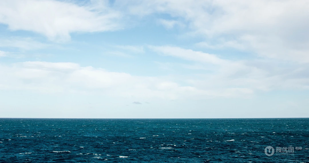 水天一色的大海，海水的唯美壁纸图片