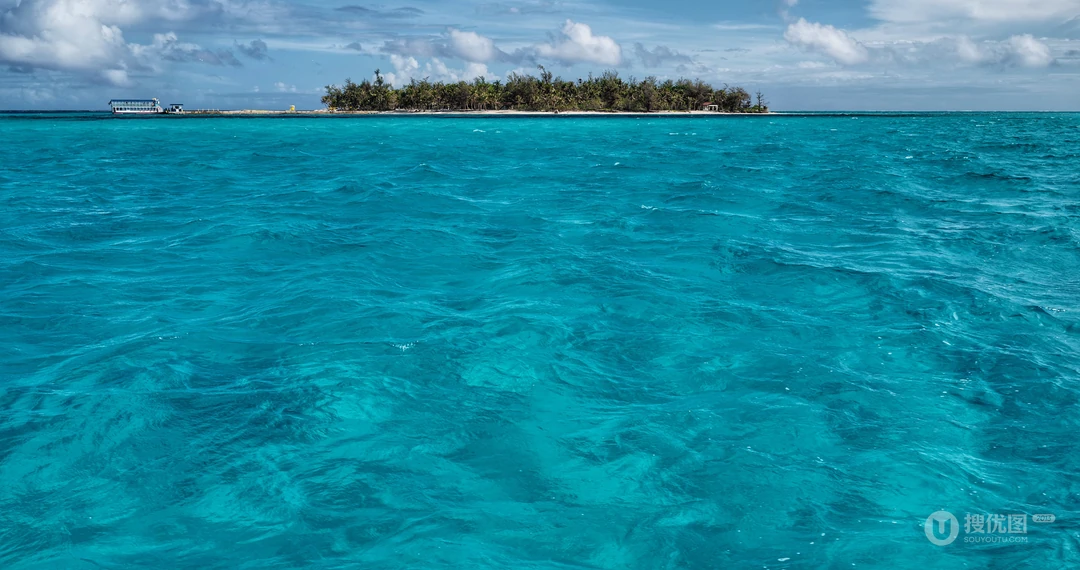 水天一色的大海，海水的唯美壁纸图片
