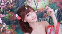 长发模特手拿南瓜灯万圣节时尚写真，给个糖吧