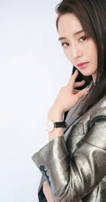 张钧甯修长秀发搭配银色西装套装酷美代言写真图片