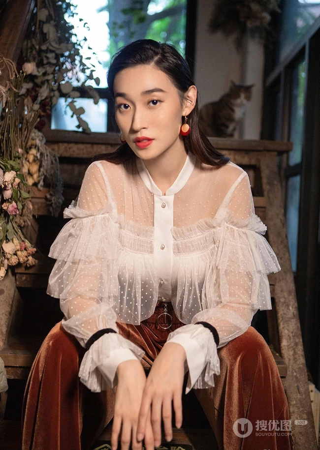 张馨比洋葱式穿法气质魅力写真图片