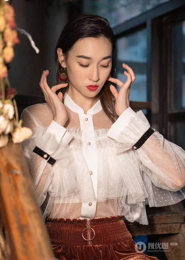 张馨比洋葱式穿法气质魅力写真图片
