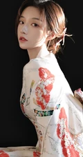 柔美动人和服少女手拿面具摄影写真图片