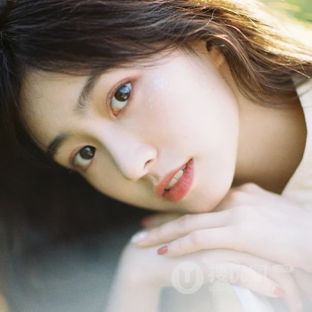 清纯，小清新的长发女生头像图片