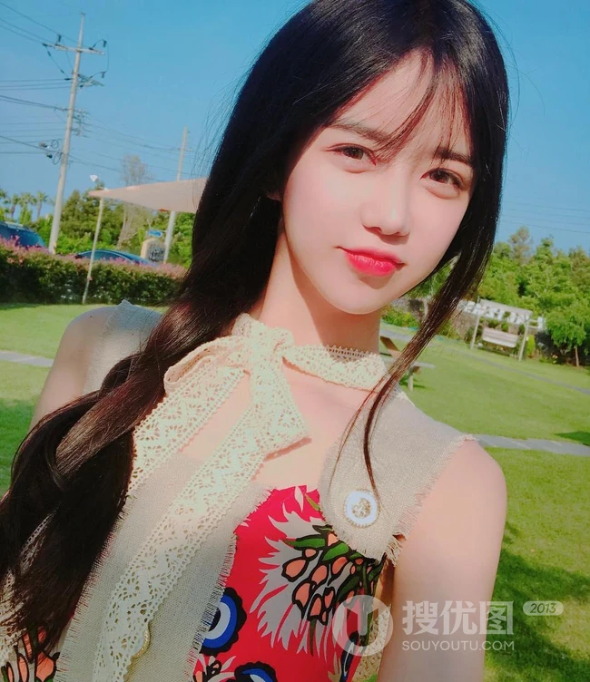 韩国气质女生主播李秀彬个人生活照图片