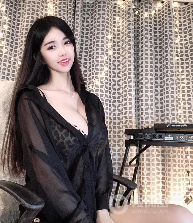 韩国气质女生主播李秀彬个人生活照图片