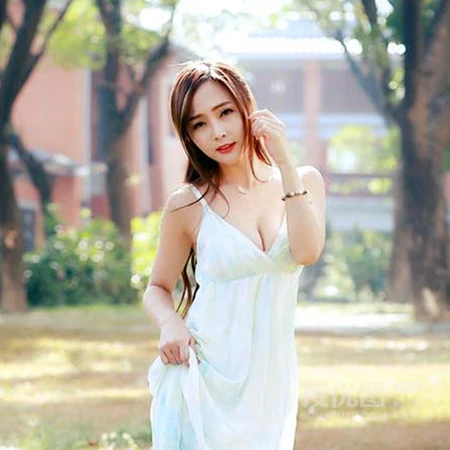 女生模特王真真生活照头像图片