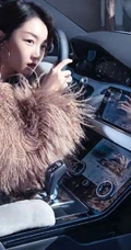 周冬雨时尚酷美豪放《BAZAAR》杂志封面写真大片