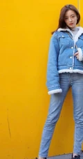 罗予彤牛仔服套装萌美可爱街拍写真图片