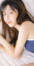 微风不噪，阳光正好，浅粉死库水泳装少女室内写真图片