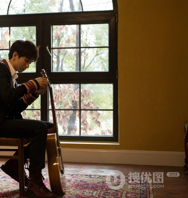 王俊凯化身氧气美少男复古怀旧写真图片