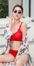 泳装气质女生朴多贤气质红色肩带泳装show
