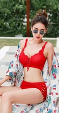 泳装气质女生朴多贤气质红色肩带泳装show