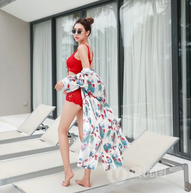 泳装气质女生朴多贤气质红色肩带泳装show