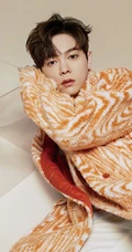 尤长靖《精品购物指南》时尚逗趣杂志写真图片