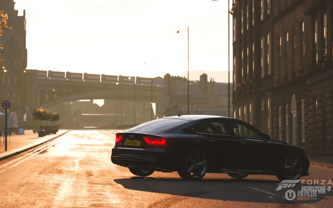 奥迪RS7（Audi RS7）轿跑桌面壁纸图片