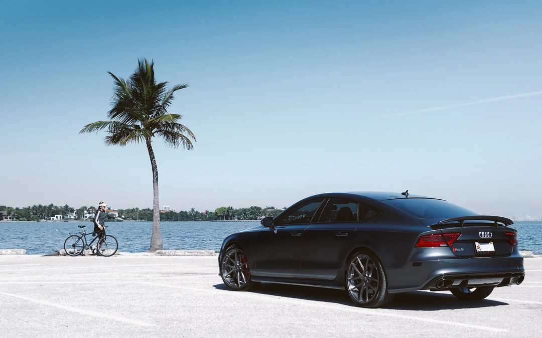 奥迪RS7（Audi RS7）轿跑桌面壁纸图片