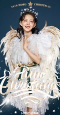 女明星章若楠圣诞节写真，开心化身天使圣诞麋鹿陪你过圣诞