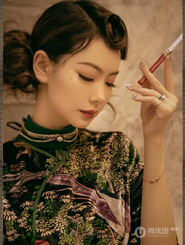 戚薇超美复古中国风旗袍写真图片