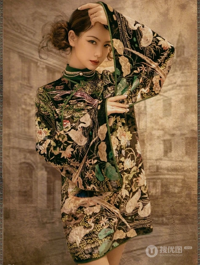 戚薇超美复古中国风旗袍写真图片