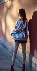 线条女生模特Coral气质连衣裙，睡衣，家居服短裤写真图片集