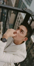 吴磊个性潮流时尚街头风格装扮写真图片