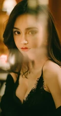 香港女生外号小青蛙户外照片，身材好高颜值