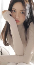 清纯高冷气质长发女生高领打底衫配白色长裤室内写真