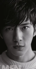 井柏然展复古忧郁一面图片，帅气造型登《ELLEMEN》写真杂志