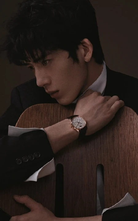井柏然展复古忧郁一面图片，帅气造型登《ELLEMEN》写真杂志