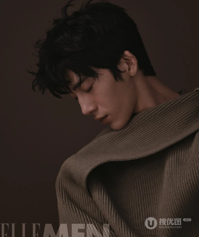 井柏然展复古忧郁一面图片，帅气造型登《ELLEMEN》写真杂志