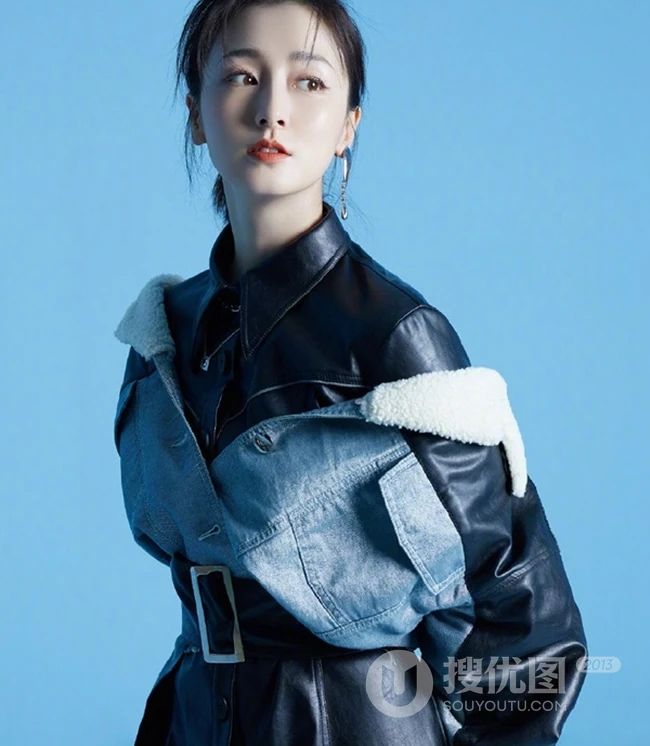 叶青黑色连衣皮裙搭小牛仔上衣时尚潮流写真图片