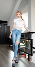 女生模特爱丽儿牛仔裤室内写真，健康色肌肤与高挑身材无可挑剔